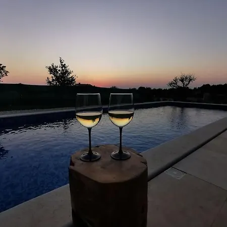 Aquila Villa