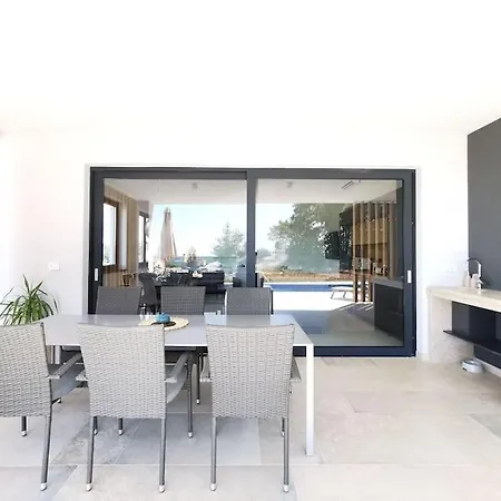 Aquila Villa *