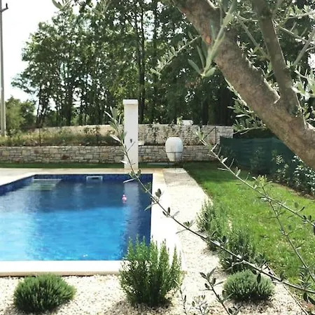 Aquila Villa
